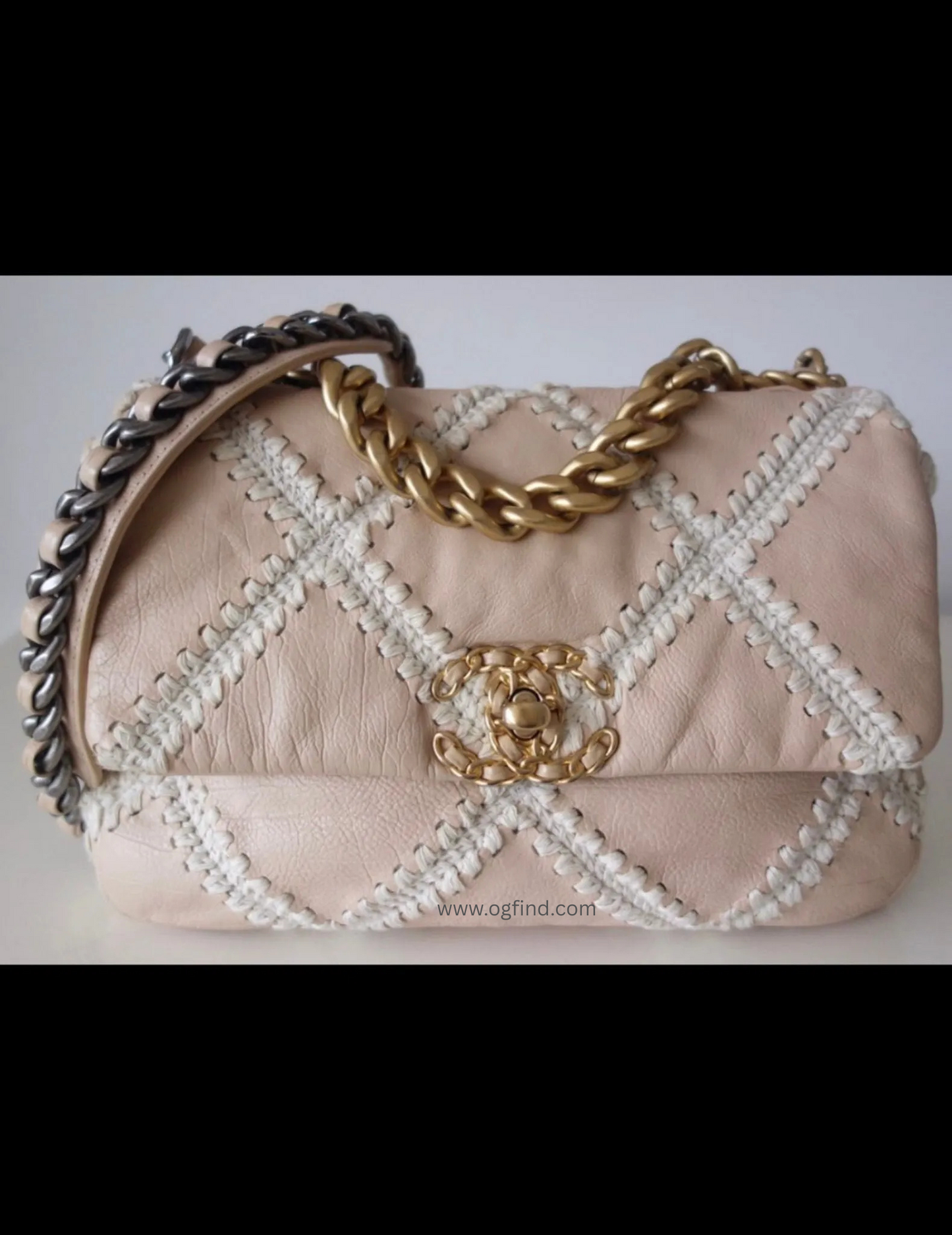 Chanel Classic Crossbody & Shoulder Bag ⨠Beige-Pink Quilted Charm š 2021 w/ Box & Papers