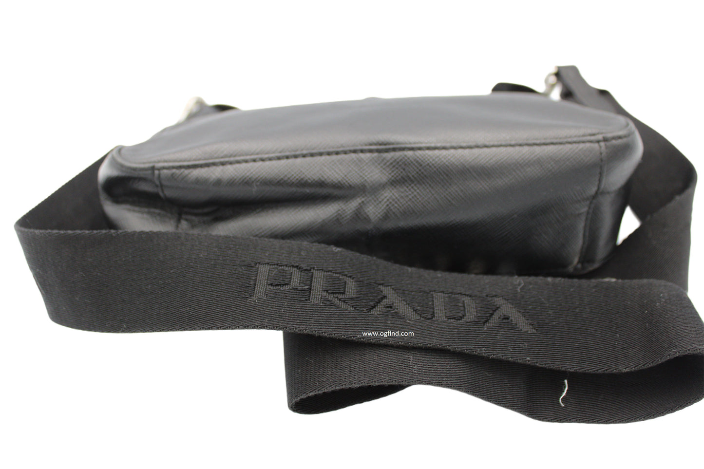 Prada Re-Edition 2005 Shoulder Bag – Black Nylon with Saffiano Leather Accents