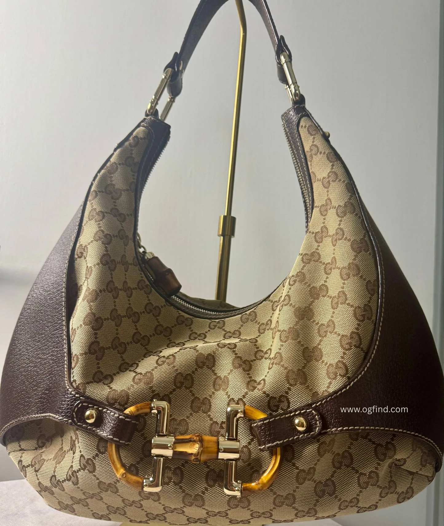 🔥 Gucci GG Canvas & Brown Leather Bamboo Horsebit Hobo – Iconic Statement Bag! 🔥