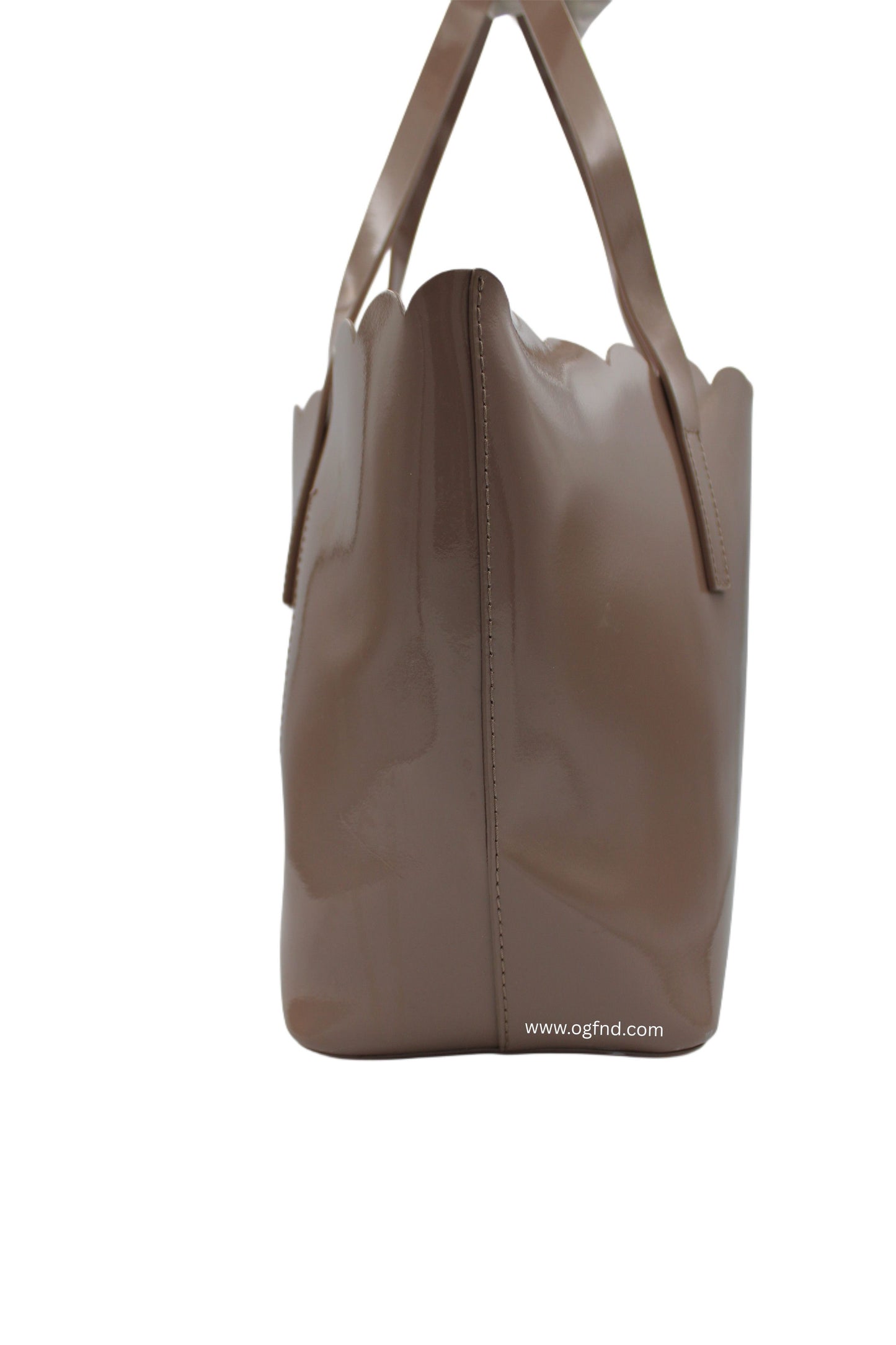 Kate Spade New York Lily Avenue Carrigan Large Scalloped Patent Leather Tote in Porcini Taupe