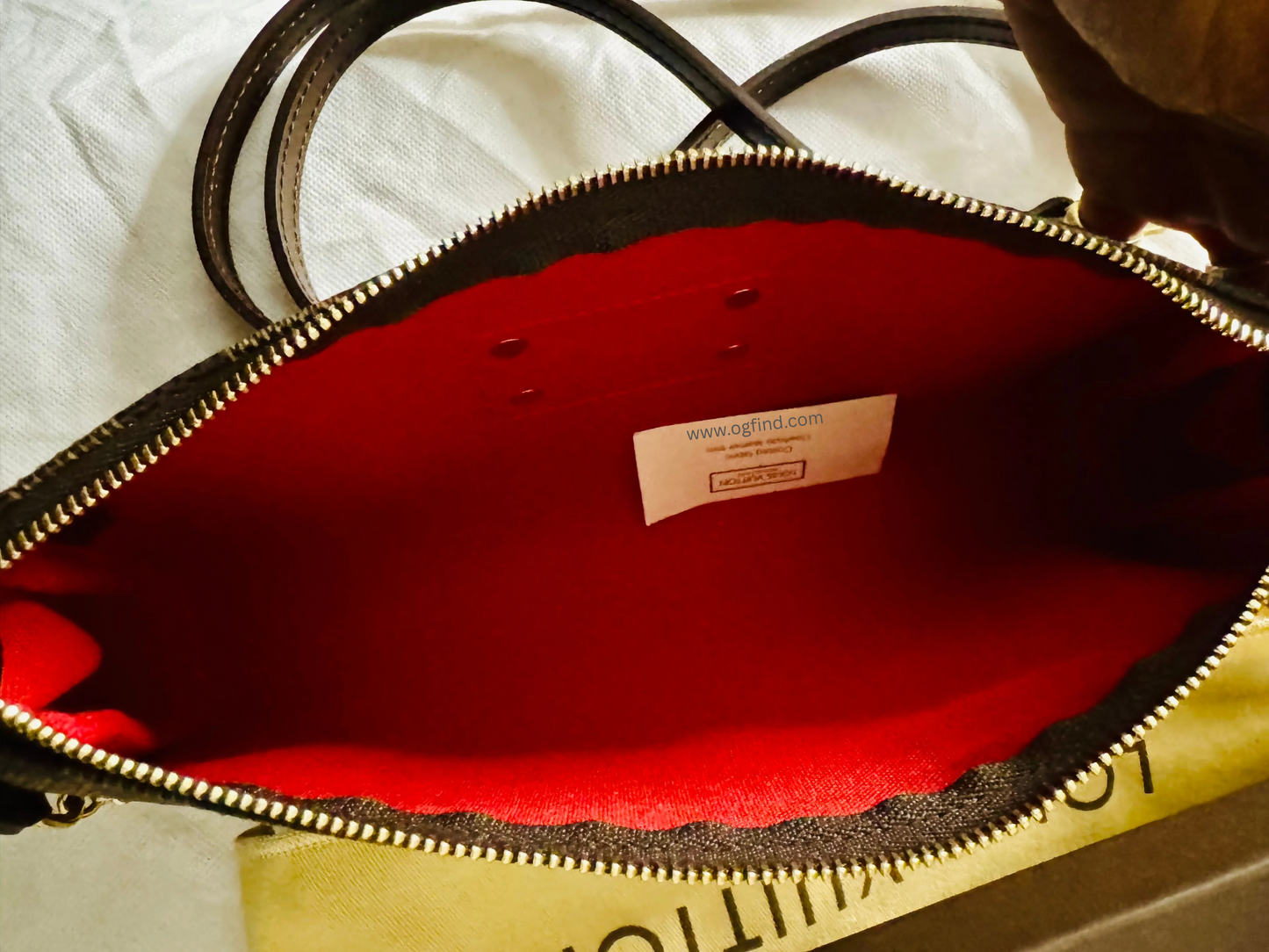 🔥 Rare Louis Vuitton Eva Clutch ✨ Damier Ebene 💼 Discontinued & Highly Collectible 💎